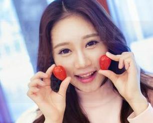 IMiss爱蜜社 – 当美脚遇上张思允，简单美图瞬间变身为绝世写真，呜呜，我要陷入这个陷阱！