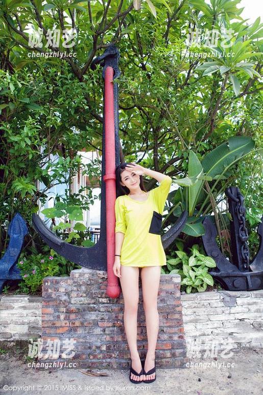 IMiss爱蜜社 - 萌琪琪Irene的高清写真：这礼服是她的主场吗？