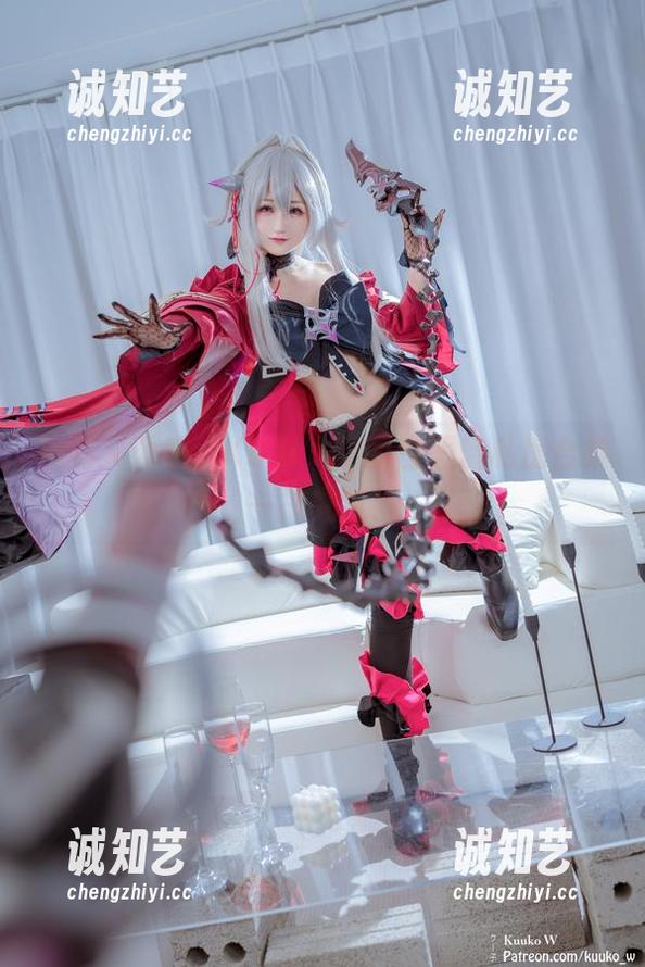 神秘又诱惑，KuukoW的白恶魔私房合集一探究竟！