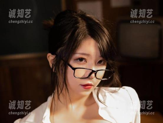 与Leah梓未共享的奶牛时光：在线图集，带你走进一片温暖的牧场