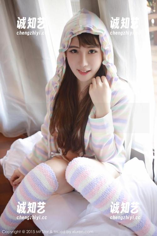 MFStar模范学院-白子嫣nicky MFStar模范学院 - 姐姐的写真:白子嫣nicky,光影之间的俏皮瞬间