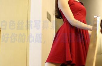 ROSI白色丝袜写真集：下载之前先准备好你的心脏，真是没谁了！