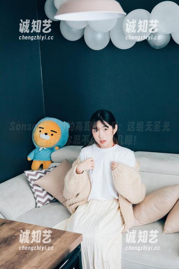 Sonson(손손)的高跟鞋气息：这组无圣光图片让你忍不住多看几眼！