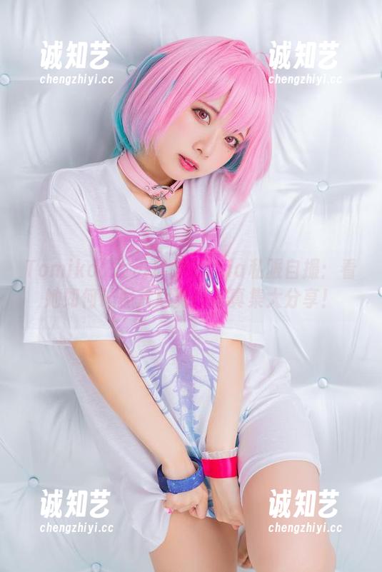 Tomiko(とみこ)Fantia私服自撮：看她如何让照片起舞！写真集大分享！