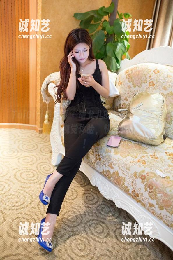 TuiGirl推女郎 - 胡允儿的眼镜美图，真是刷新了我的视觉体验，快来更新一下吧！