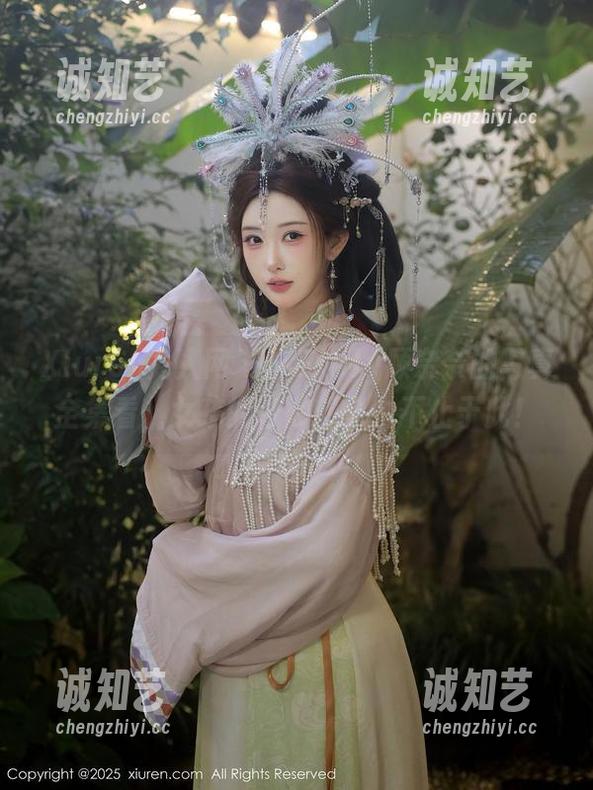 Xiuren秀人网 - 从Emily顾奈奈的写真全集看，女孩的奇妙想象力不止于此！