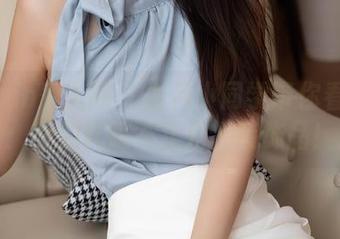 Xiuren秀人网 – 古月小同学带你看美图:我的礼服不止是个装饰品!