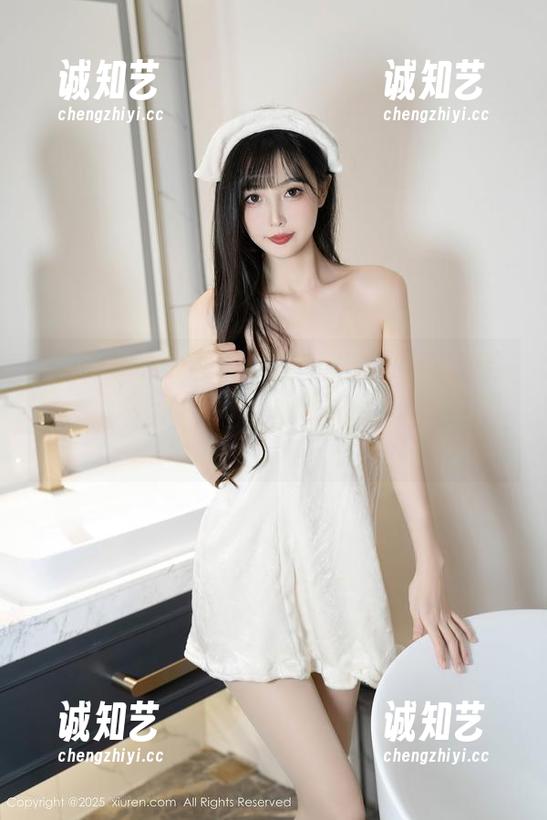 Xiuren秀人网 - 一群吃货的红裙写真合集，奶茶味的包子，这组合真的不奇怪吗？