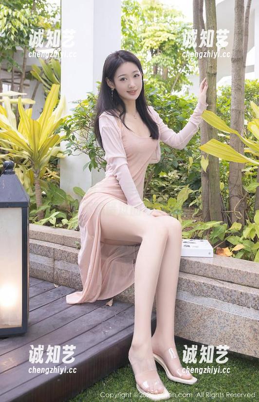 Xiuren秀人网 - 小嘉敏和她的白裙约会：你绝对不想错过的写真集资源！