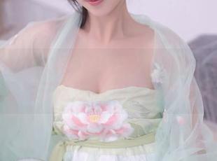 Xiuren秀人网 – 办公室小秘密：杨晨晨为你揭开这场OL眼镜美女的写真