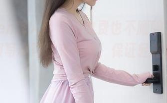 Xiuren秀人网 – 不收费也不腼腆，王俪丁制服写真等你来下载，保证轻松释放压力！