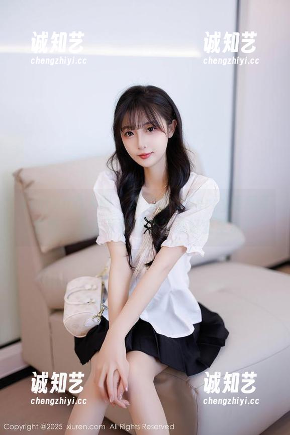 Xiuren秀人网 - 绯月樱-Cherry的翘臀套图，点击下载前请先系好安全带！
