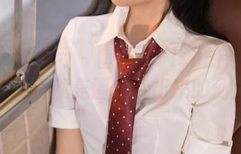 Xiuren秀人网 – 鱼子酱Fish的连衣裙私拍，简直就是画中走出来的仙女！