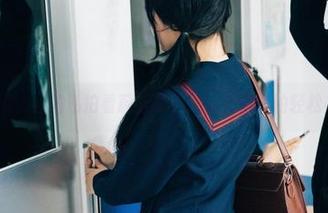 从Zia(지아)的私拍看蔚蓝地平线：美图里的轻松与慵懒