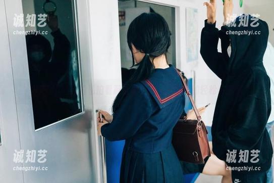从Zia(지아)的私拍看蔚蓝地平线：美图里的轻松与慵懒