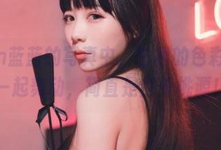 usejan蓝蓝的写真中，白裙的色彩和阳光一起舞动，简直是世外桃源！