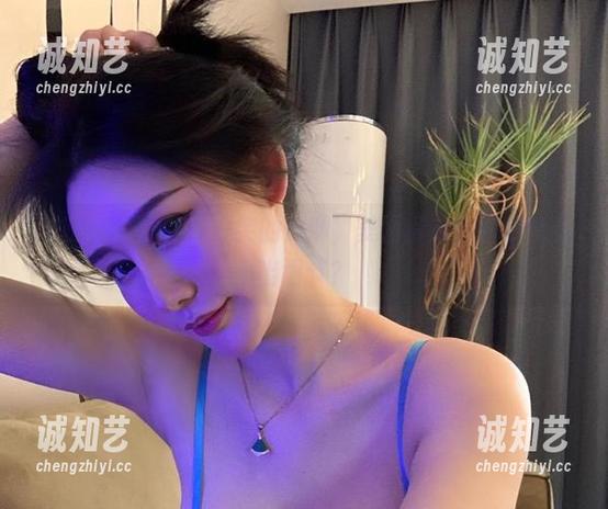 微密圈 - 油亮不爱笑的赛琳，美图得放大镜才能看出细节？