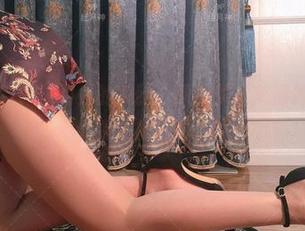 微密圈 – 看!丝月神的美腿,原图照片美得掉渣,果然是个魔法师。