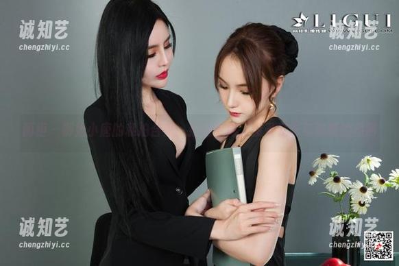 丽柜 - 御姐小唐的私拍合集：拒绝平庸，接受光影与温暖的相拥