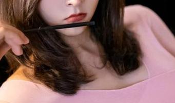 丽柜ligui – 凉儿的新作：那学妹图集更新了，你好像瘦了！