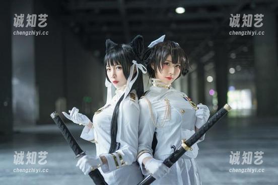 九曲Jean姐姐的水中舞蹈：粉色竞泳Cos，妆点你的夏日梦！
