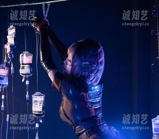 穿越次元的你烨烨，御姐cos让人心动！