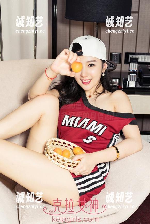 克拉女神-嘉萌 克拉女神 - 在长腿的世界里:嘉萌的套图更新,准备好你的自信心!
