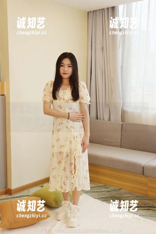 初夏女神-依依 初夏女神 - 这就是依依的毕业季:邻家女孩套图分享,让人怀念的青春时光!