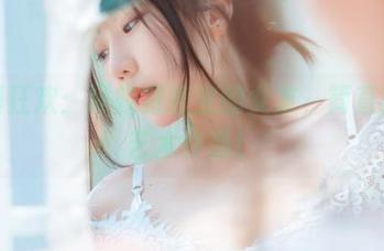 套图狂欢:坏露露香宝的女友,简直就是艺术作品!