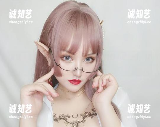 夏鸽鸽不想起床职业装私拍：无论如何都不想加班，这才是职场真相！