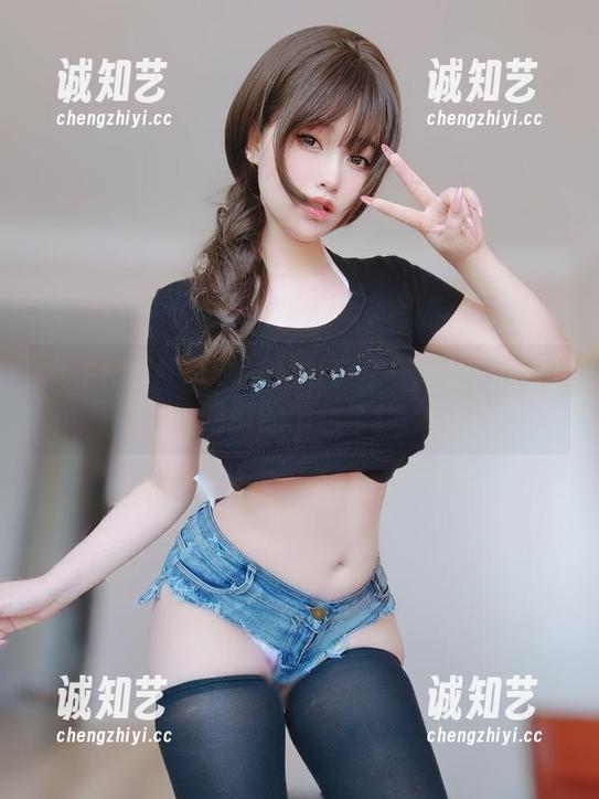 女主K的红裙——大概是我一周见过的最艳丽的图包了！