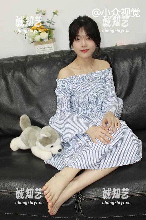 小众视觉 - 油亮与蓉蓉的绝妙碰撞：史上最无聊的写真合集！