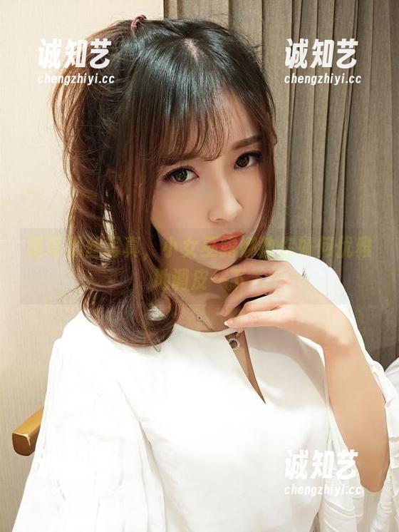 猫耳黑丝写真，小女巫露娜教你如何优雅地调皮一下