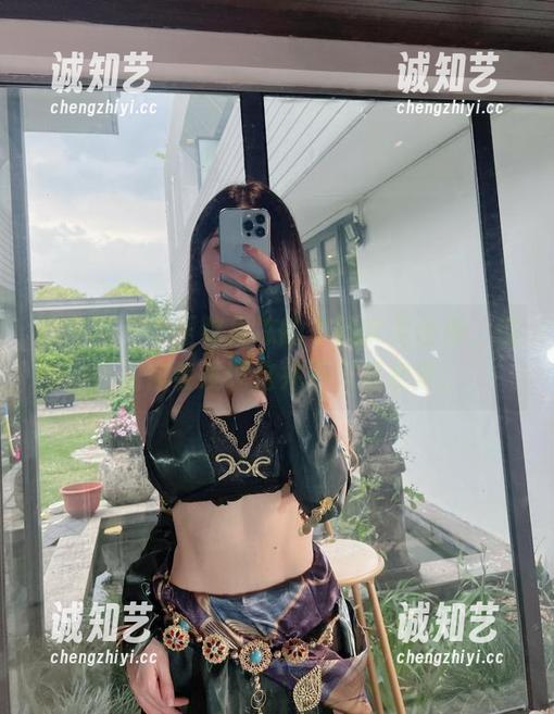 微密圈 - 小玉吃果冻的本钱实足合集，观看后你会发现这并不只是视觉。