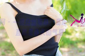 尤果网 – 一组白丝写真，易阳的美图，简直就是春天的气息！
