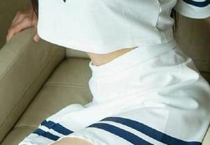 尤果网 – 婚纱与球球：当梦幻与现实碰撞的写真作品