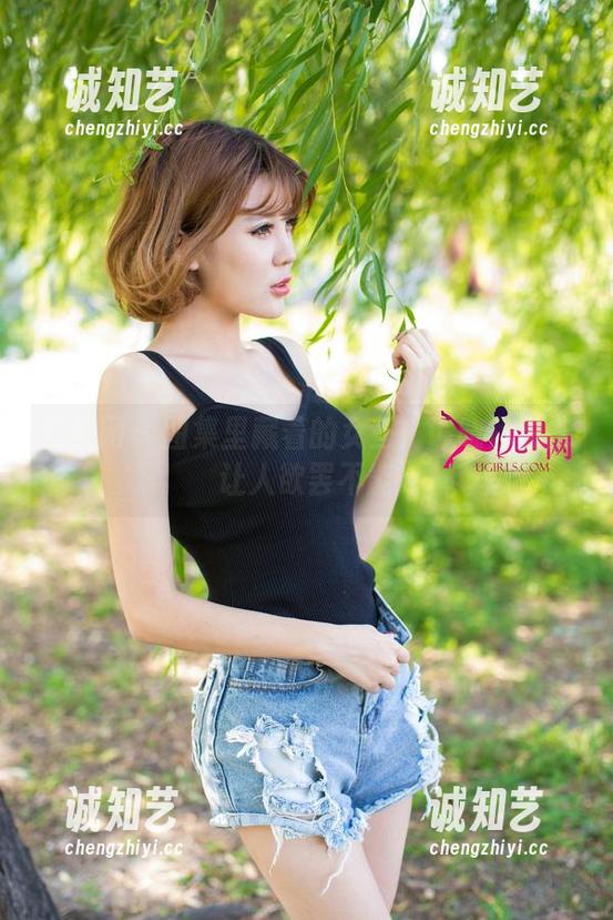 尤果网 - 图集里藏着的女王：谭晓彤总能让人欲罢不能