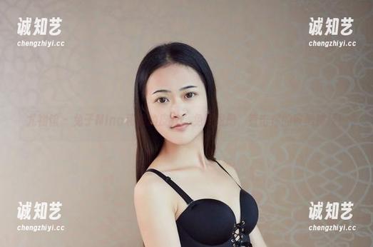 尤物馆 - 兔子Nina和她的皮衣：免费图册，直击你的审美神经！
