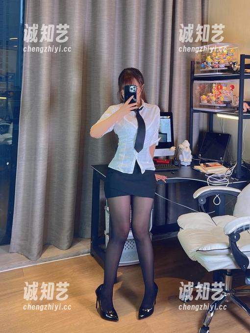 微密圈 - 当透明遇上高清，张思允nice的套图为你揭开视觉的迷雾