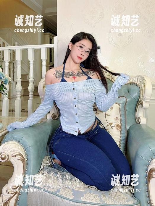 微密圈 - 张老师空姐风情：高清资源带你翱翔天际！