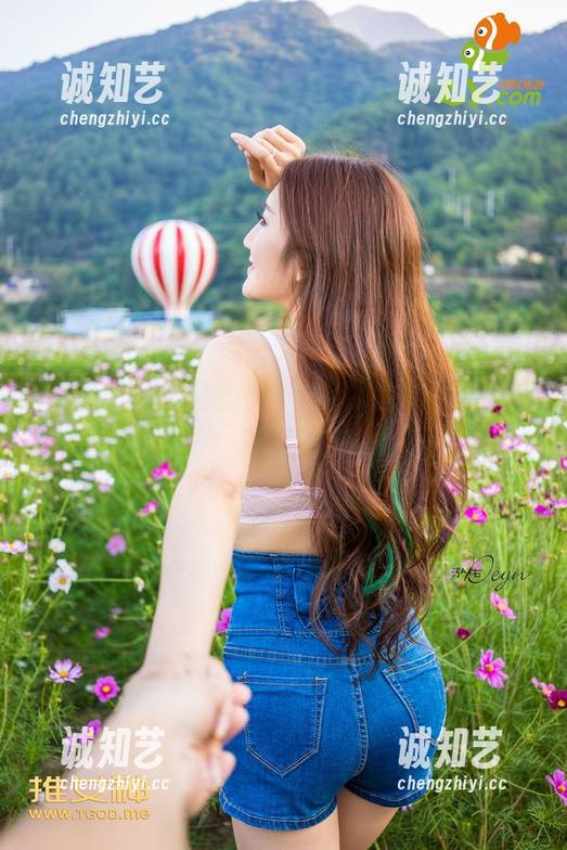 推女神 - 洗澡新体验？施忆佳Kitty酱的浴缸美图，赶紧更新来围观！