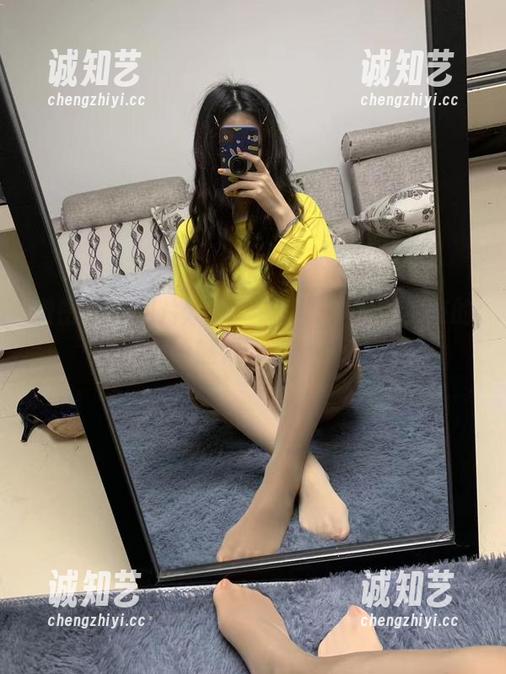 微密圈 - 图片分享：“提袜少女”女友的微妙魅力，谁能不爱