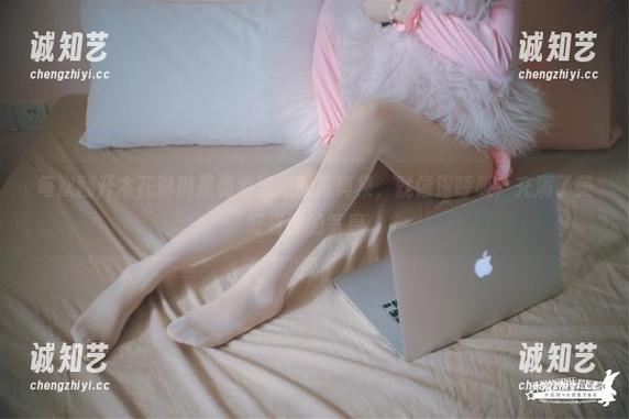 每次翻开木花琳琳是勇者学姐的写真集，就像深呼吸，充满了美好资源的气息。