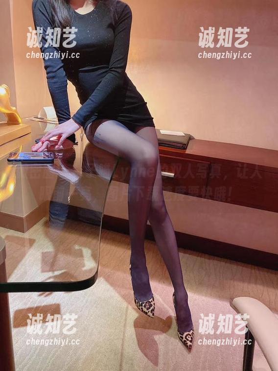 微密圈 - 林子喵Lynne的双人写真，让人眼前一亮，图片下载速度要快哦！