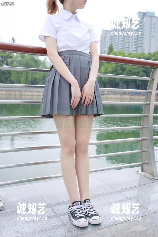 森萝财团 - 走进Sia的无圣光少女图集，谁需要阳光？