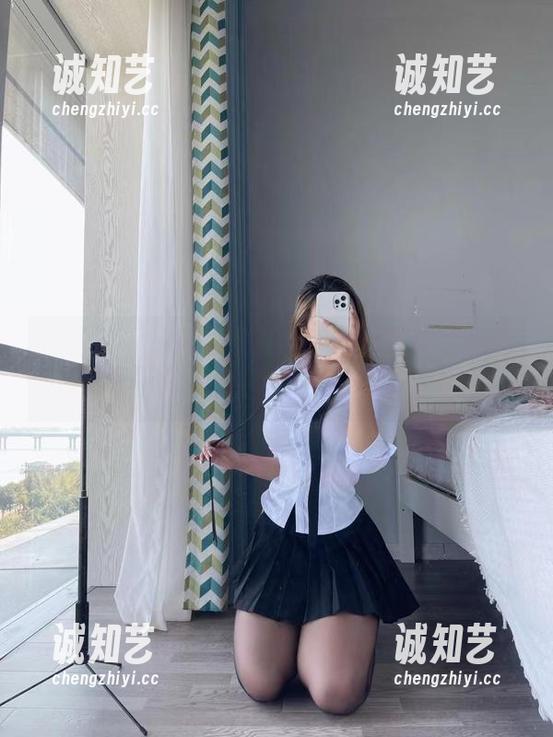 微密圈 - 隐秘而真切：洁己u超细连体衣的写真魅力，图包不只是一堆图片而已