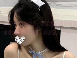 微密圈 – 火龙果羊的白衬衫图包，完全是优雅和慵懒的完美结合，看看这光影的交错，真是让人心动。