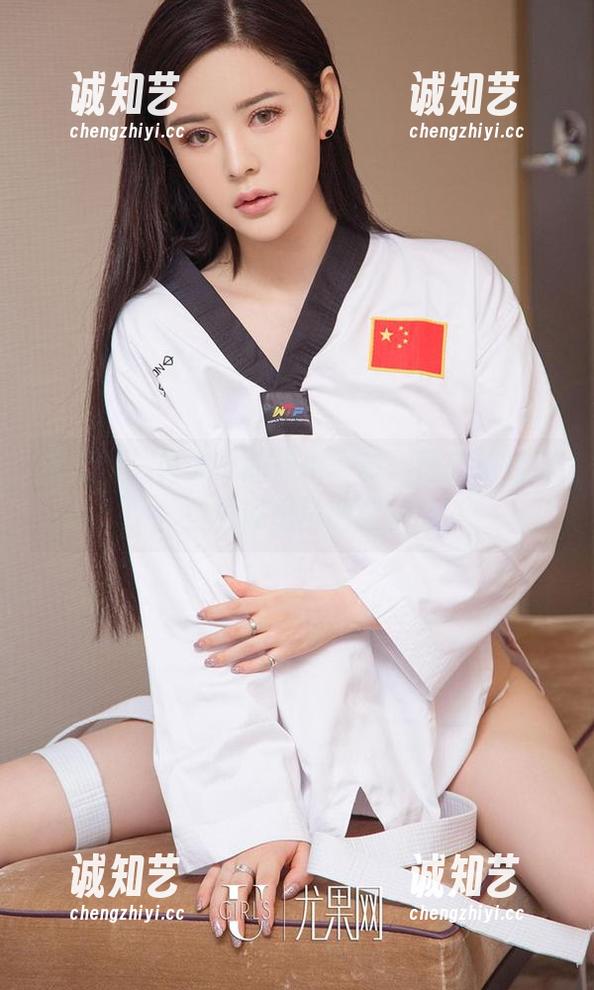 爱尤物 - 韩美轩的旗袍写真，让人想起那些没说出口的故事