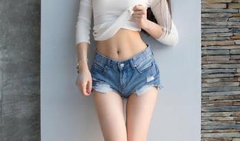 爱蜜社 – 在线欣赏甜心张思允Nice，原图里的每个角落都是她的心跳。