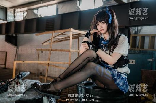 白莉爱吃巧克力 细腻的白莉爱吃巧克力、鲜艳的红裙:《我的合集杂记》